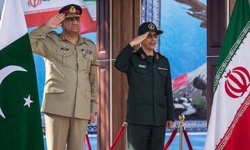 طهران واسلام آباد نحو تعزيز الدبلوماسية العسكرية