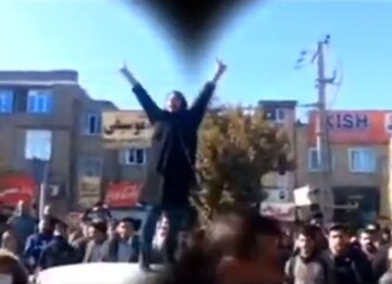 زنی که برای ایجاد آشوب به ایران آمد /سال ۷۳ از منزل فرار کردم /برای تشکیلات ضد انقلاب کار می‌کنم