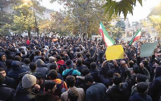 شعارهای مشترک مارکسیستها و طرفداران احمدی نژاد در تجمعات دانشجویی شعارهای مشترک مارکسیستها و طرفداران احمدی نژاد در تجمعات دانشجویی