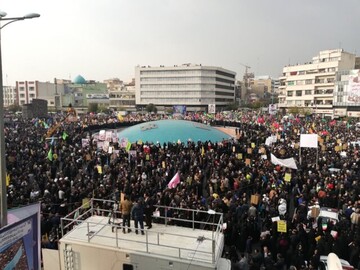 قطعنامه تجمع بزرگ مردم تهران در محکومیت اغتشاشات پس از اصلاح قیمت بنزین