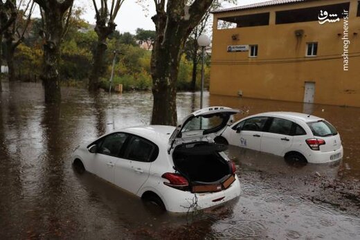 غرق شدن خودروها در سیل فرانسه