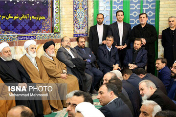 حضور حسن روحانی در مراسم ختم خواهرش+عکس