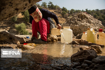 زنان چشمه
