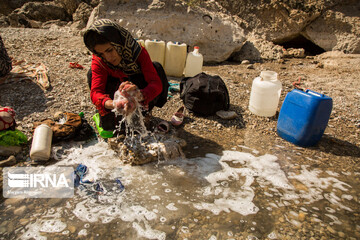 زنان چشمه