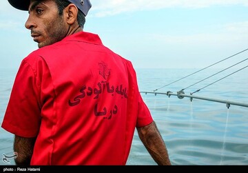 عملیات پاکسازی جزیره خارگ از آلودگی نفتی