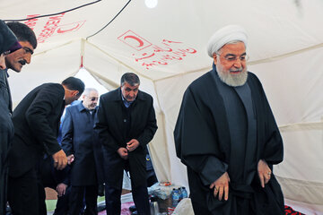 بازدید رئیس جمهور از مناطق زلزله زده میانه