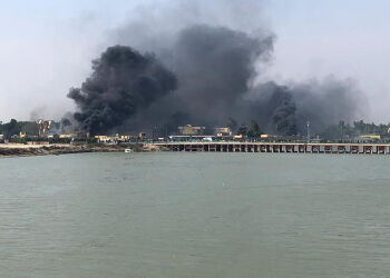 ناصریه عراق ملتهب شد/اغتشاشگران یک مقر را به آتش کشیدند