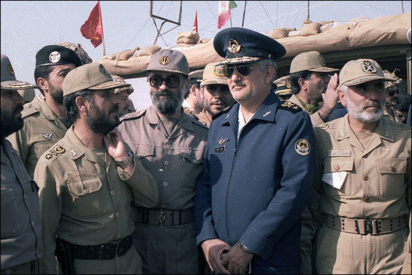 تصویر شهید ستاری در هنگام قایق‌سواری و ماهی‌گیری در ایالات متحده، مربوط به سال ۱۳۵۰ منتشر شد.