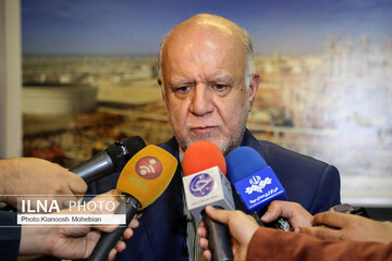 وزیر نفت:عده‌ای ۴۰ سال است نمی‌گذارند تولید نفت ایران از ۴ میلیون بشکه بالاتر رود