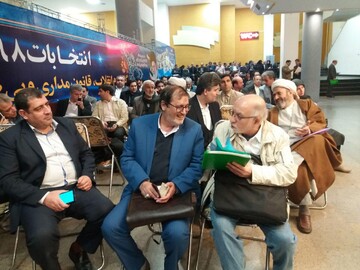 پاسخ عضو جبهه پایداری به سوال خبرآنلاین درباره رایزنی‌ها با شورای ائتلاف