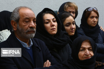 تشییع پیکر نصرت‌الله کریمی