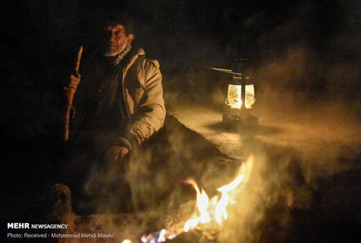 تصاویر | چوپان ۸۰ ساله ایرانی که تنها در بیابان زندگی می‌کند!