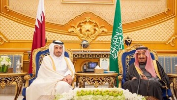 آغوش شاه سعودی برای نخست وزیر قطر/عکس