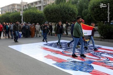 لگدمال کردن پرچم آمریکا در عراق