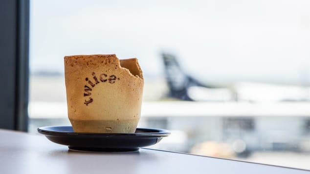 فنجان‌های خوراکی با طعم وانیل برای مسافران پرواز ایرنیوزیلند 