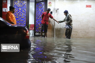 آب گرفتگی شدید در خیابانها و معابر و برخی منازل اهواز