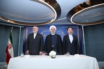 دیدار صمیمی دکتر روحانی با ایرانیان مقیم مالزی