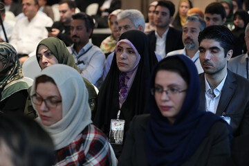دیدار صمیمی دکتر روحانی با ایرانیان مقیم مالزی