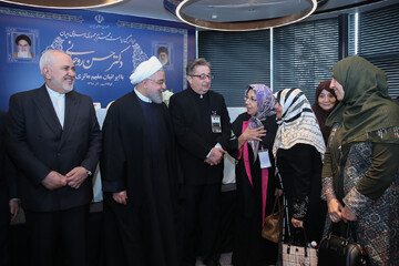 دیدار صمیمی دکتر روحانی با ایرانیان مقیم مالزی