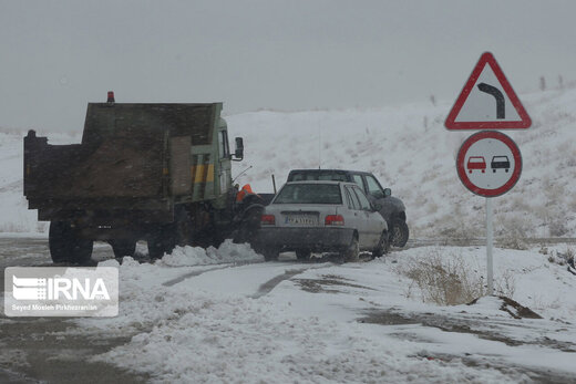 کولاک برف در جاده‌های کردستان