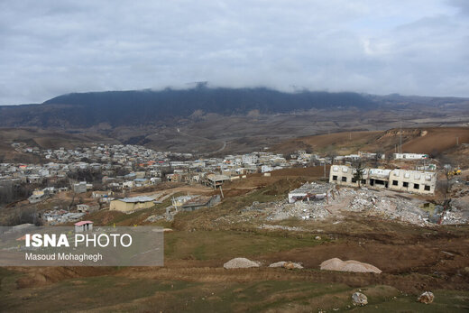 روستای «حسین آباد کالپوش» نه ماه پس از رانش زمین