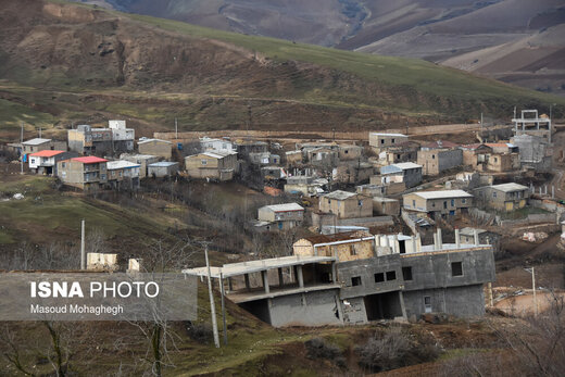 روستای «حسین آباد کالپوش» نه ماه پس از رانش زمین
