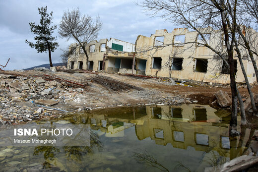 روستای «حسین آباد کالپوش» نه ماه پس از رانش زمین