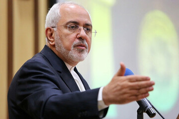 Zarif: Foreign Ministry ready to help families of plane crash victims

