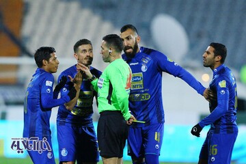بازی استقلال وماشین سازی تبریز
