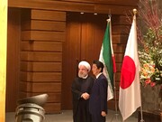 استقبال رسمی شینزو آبه از روحانی در کاخ نخست وزیری ژاپن +عکس