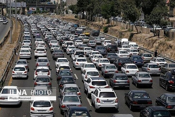 آزادراه قزوین_کرج_تهران ترافیک نیمه سنگین دارد