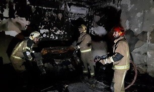 نجات ۶ شهروند از ساختمان سوخته در شریعتی