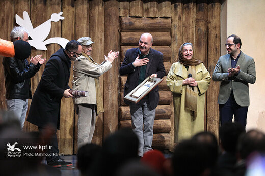مرضیه برومند: برایم عجیب است که مردم تا این حد ایرج طهماسب را دوست دارند!
