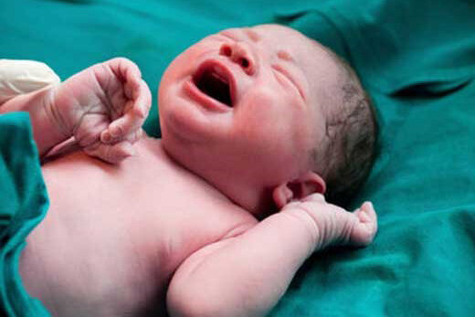 تولد یک نوزاد به خاطر برف سنگین در آمبولانس