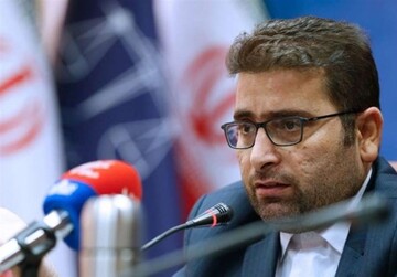 سخنگوی تعزیرات: با جعل سربرگ سهمیه کاغذ ۴۰ نشریه را گرفتند