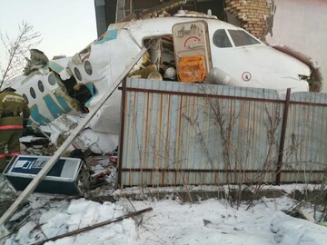 سقوط مرگبار هواپیمای مسافربری با ۱۰۰ سرنشین در قزاقستان