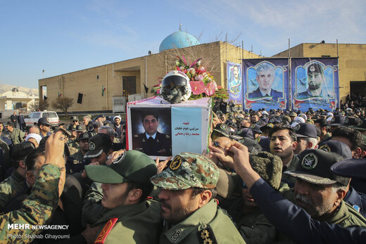تشییع پیکر شهید محمدرضا رحمانی خلبان هواپیمای میگ ۲۹ ارتش درتهران