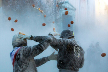 تصاویر | جشنواره پرتاب تخم مرغ