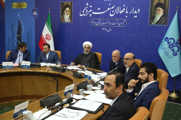 بازدید دکتر روحانی از نمایشگاه دستاوردهای صنعت پتروشیمی کشور