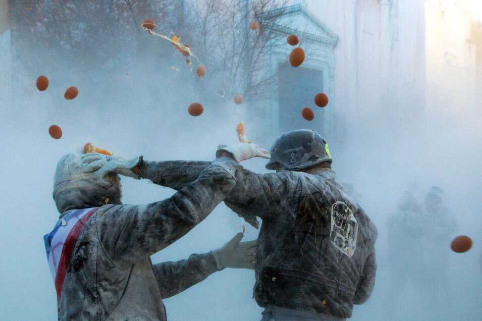 جشنواره پرتاب تخم مرغ