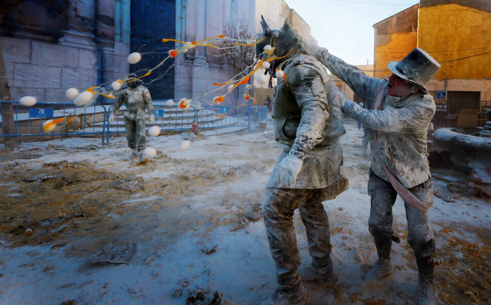 جشنواره پرتاب تخم مرغ