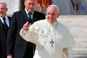 پاپ در بغداد به دیدار آیت الله سیستانی می رود