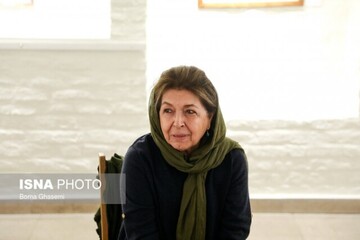 لیلی گلستان: چرا در جشنواره تجسمی فجر شرکت نکنیم؟