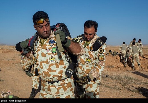 رزمایش ترکیبی تیپ‌های ۵۵ هوابرد و ۳۷ زرهی ارتش- شیراز