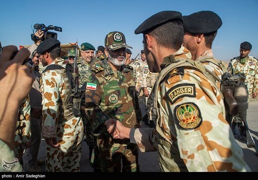 رزمایش ترکیبی تیپ‌های ۵۵ هوابرد و ۳۷ زرهی ارتش- شیراز