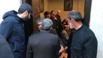 تصاویر | فرزند شهید سلیمانی در آغوش احمدی‌نژاد