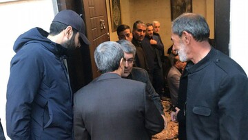 تصاویر | فرزند شهید سلیمانی در آغوش احمدی‌نژاد