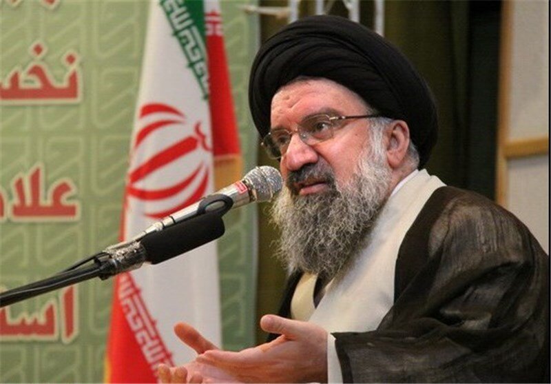 حملات تند احمد خاتمی به روحانی و مذاکره‌کنندگان