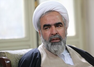 منصوری: مرحوم حسینیان هیچ تعارف و مماشاتی با جریان‌های معارض نداشت