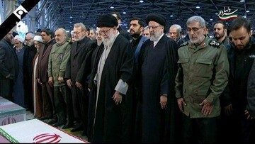 عبارتی که رهبر انقلاب ۳ بار در نماز بر پیکر سردار سلیمانی تکرار کردند